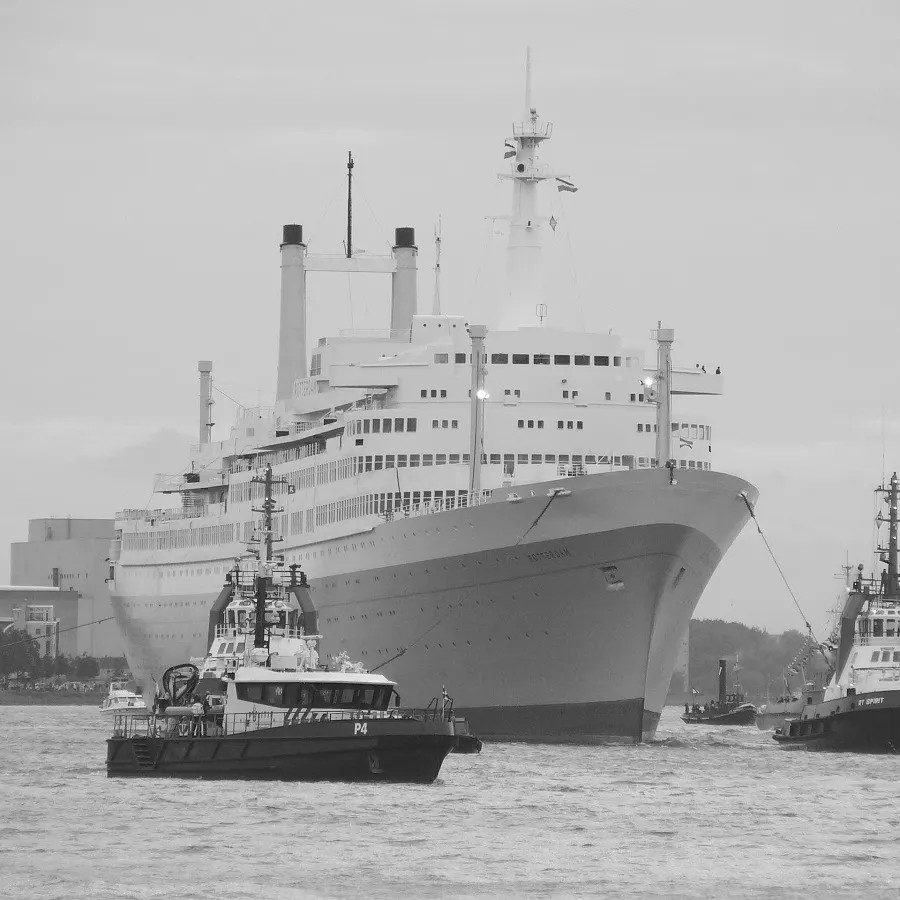Heavy-lift breakbulk project cargo