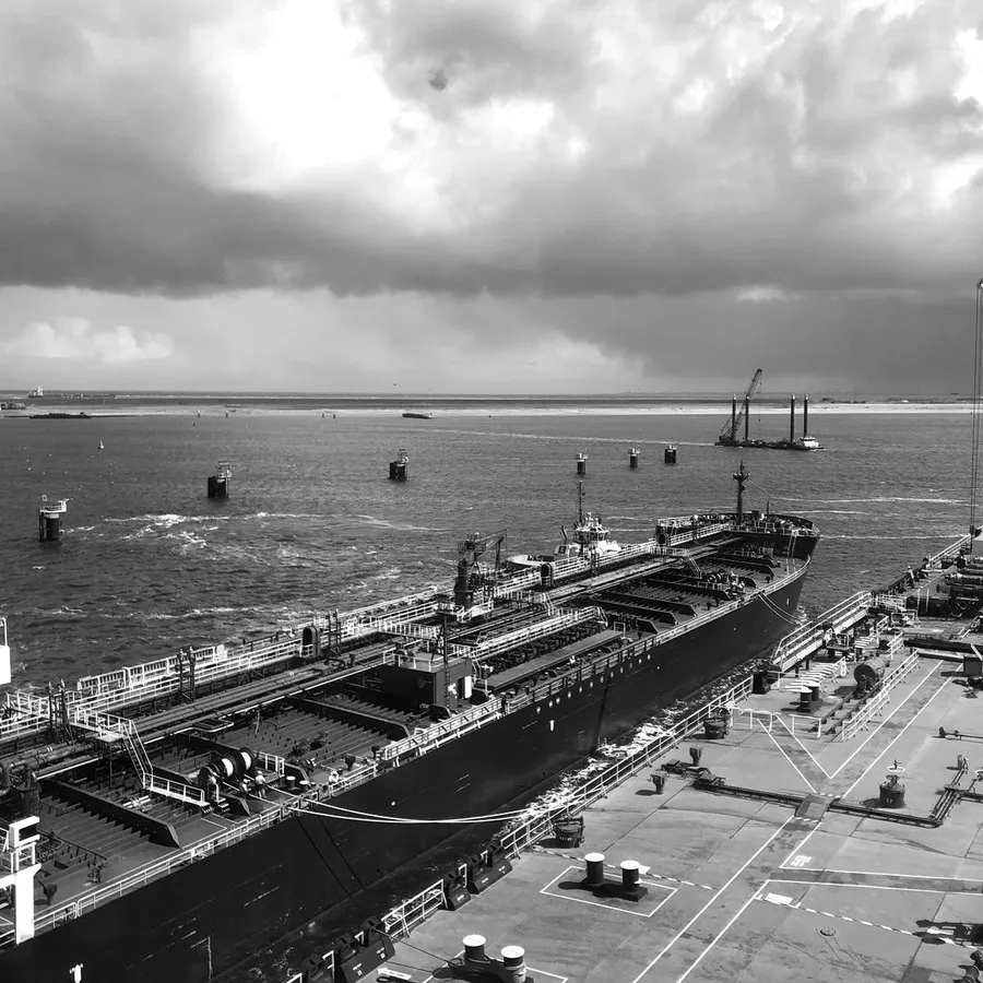 Ship-to-ship transfer